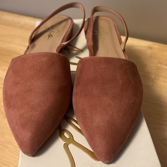 42 Gold Slides NEVER WORN - Picture 4 of 4